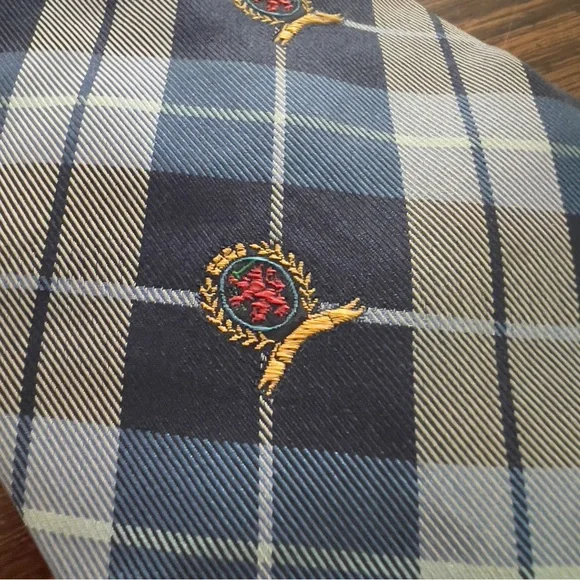 Tommy Hilfiger Italian Silk Necktie 58” - Picture 3 of 5